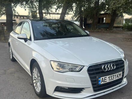 Ауди А3 2016 в Днепре (Днепропетровске) на Automoto.ua Белый Ауди А3, объемом двигателя 1.97 л и пробегом 54 тыс. км за 20000 $, фото 1 на Automoto.ua