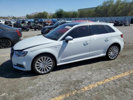 Белый Ауди А3, объемом двигателя 1.4 л и пробегом 67 тыс. км за 3743 $, фото 1 на Automoto.ua