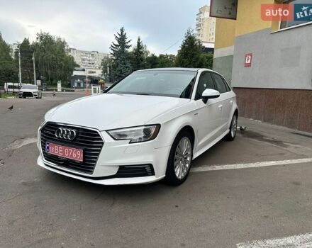 Белый Ауди А3, объемом двигателя 1.4 л и пробегом 295 тыс. км за 12550 $, фото 1 на Automoto.ua