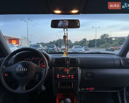 Черный Ауди А3, объемом двигателя 1.6 л и пробегом 358 тыс. км за 3200 $, фото 2 на Automoto.ua