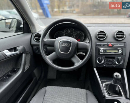 Черный Ауди А3, объемом двигателя 1.6 л и пробегом 207 тыс. км за 6699 $, фото 6 на Automoto.ua