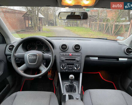 Черный Ауди А3, объемом двигателя 1.6 л и пробегом 200 тыс. км за 5950 $, фото 7 на Automoto.ua