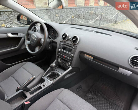 Черный Ауди А3, объемом двигателя 1.6 л и пробегом 212 тыс. км за 8599 $, фото 121 на Automoto.ua