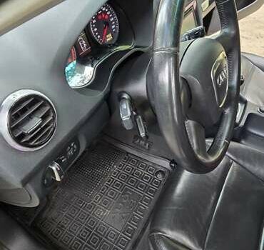 Черный Ауди А3, объемом двигателя 1.6 л и пробегом 247 тыс. км за 9000 $, фото 2 на Automoto.ua