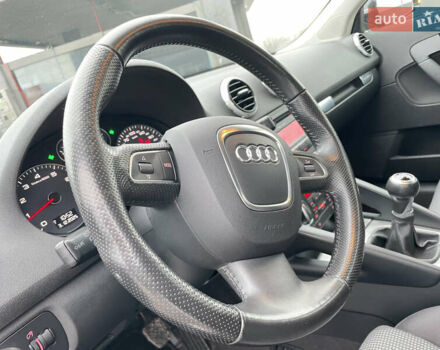 Чорний Ауді А3, об'ємом двигуна 1.8 л та пробігом 197 тис. км за 8850 $, фото 17 на Automoto.ua