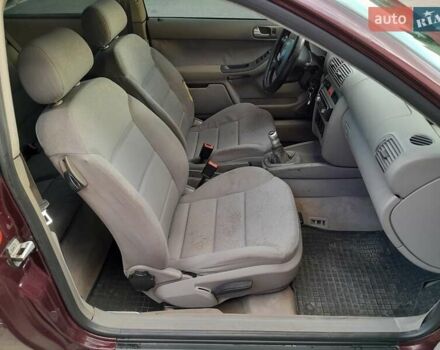 Красный Ауди А3, объемом двигателя 1.6 л и пробегом 317 тыс. км за 2600 $, фото 13 на Automoto.ua