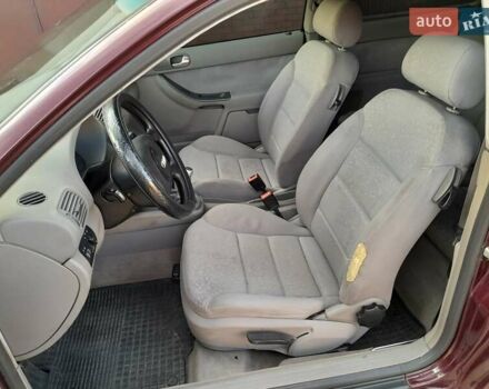 Красный Ауди А3, объемом двигателя 1.6 л и пробегом 317 тыс. км за 2600 $, фото 10 на Automoto.ua