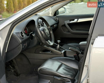 Сірий Ауді А3, об'ємом двигуна 1.6 л та пробігом 203 тис. км за 6890 $, фото 52 на Automoto.ua