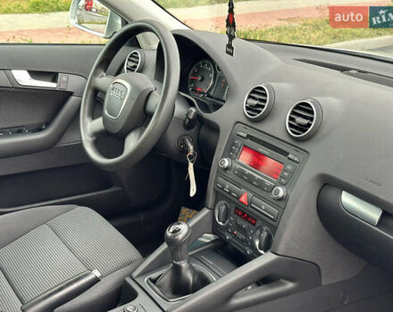 Ауді А3 2008 у Вінниці на Automoto.ua Сірий Ауді А3, об'ємом двигуна 1.6 л та пробігом 204 тис. км за 7999 $, фото 71 на Automoto.ua