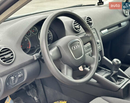 Ауді А3 2008 у Вінниці на Automoto.ua Сірий Ауді А3, об'ємом двигуна 1.6 л та пробігом 204 тис. км за 7999 $, фото 37 на Automoto.ua