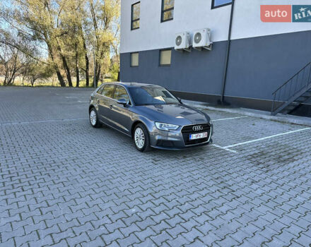 Ауді А3 2017 у Красилове на Automoto.ua Сірий Ауді А3, об'ємом двигуна 1.6 л та пробігом 138 тис. км за 17250 $, фото 3 на Automoto.ua
