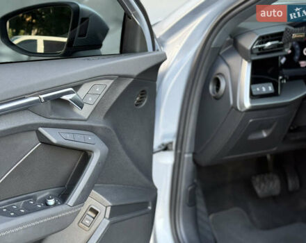 Сірий Ауді А3, об'ємом двигуна 2 л та пробігом 13 тис. км за 25999 $, фото 29 на Automoto.ua