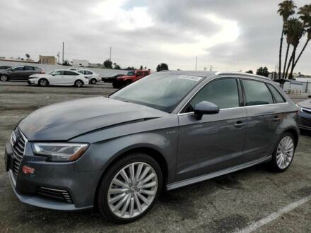 Ауди А3 2017 в Хмельницком на Automoto.ua Серый Ауди А3, объемом двигателя 0 л и пробегом 11 тыс. км за 4400 $, фото 1 на Automoto.ua