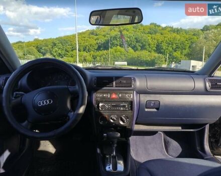 Синий Ауди А3, объемом двигателя 1.6 л и пробегом 265 тыс. км за 4000 $, фото 5 на Automoto.ua