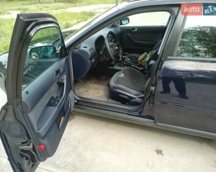 Синій Ауді А3, об'ємом двигуна 1.8 л та пробігом 325 тис. км за 4000 $, фото 6 на Automoto.ua