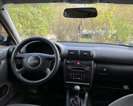 Синий Ауди А3, объемом двигателя 1.6 л и пробегом 334 тыс. км за 4300 $, фото 2 на Automoto.ua