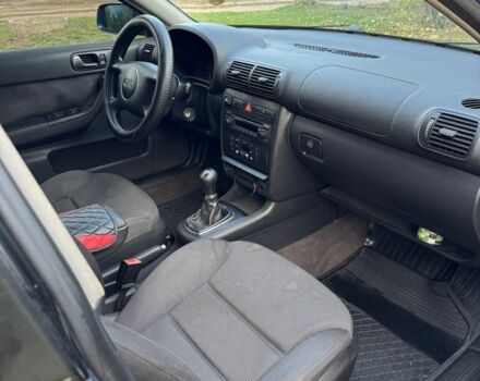 Синий Ауди А3, объемом двигателя 1.6 л и пробегом 334 тыс. км за 4300 $, фото 3 на Automoto.ua