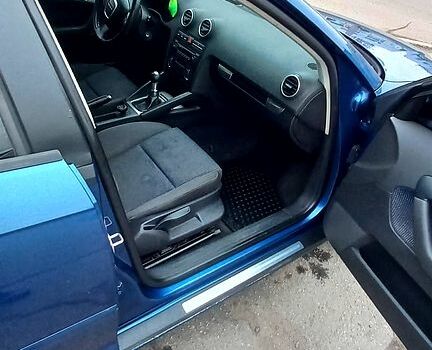 Синий Ауди А3, объемом двигателя 1.6 л и пробегом 225 тыс. км за 6300 $, фото 4 на Automoto.ua