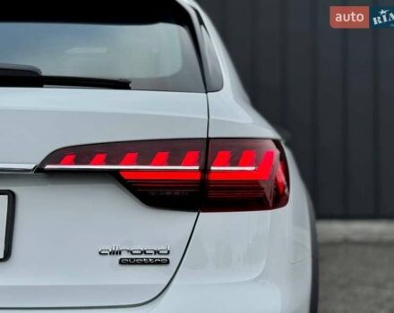 Белый Ауди А4 Олроуд, объемом двигателя 2 л и пробегом 129 тыс. км за 36900 $, фото 7 на Automoto.ua