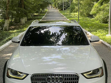 Белый Ауди А4 Олроуд, объемом двигателя 1.98 л и пробегом 235 тыс. км за 12999 $, фото 1 на Automoto.ua