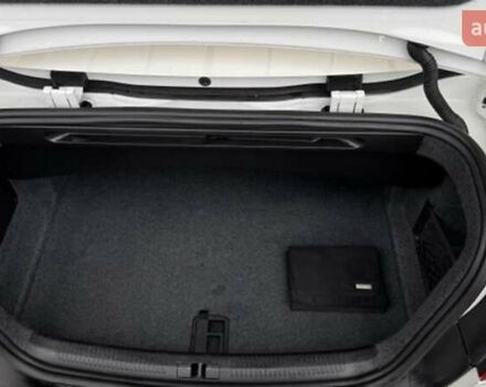 Белый Ауди А4, объемом двигателя 1.98 л и пробегом 188 тыс. км за 9300 $, фото 12 на Automoto.ua