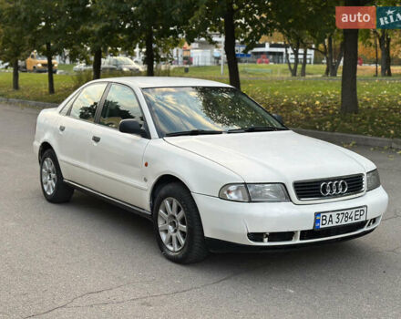 Белый Ауди А4, объемом двигателя 1.8 л и пробегом 270 тыс. км за 2700 $, фото 5 на Automoto.ua