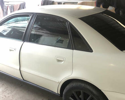 Белый Ауди А4, объемом двигателя 1.78 л и пробегом 340 тыс. км за 2700 $, фото 2 на Automoto.ua