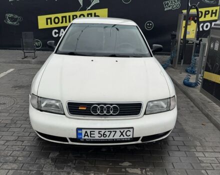 Белый Ауди А4, объемом двигателя 1.6 л и пробегом 310 тыс. км за 2000 $, фото 6 на Automoto.ua