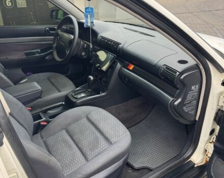 Белый Ауди А4, объемом двигателя 1.6 л и пробегом 310 тыс. км за 2000 $, фото 7 на Automoto.ua