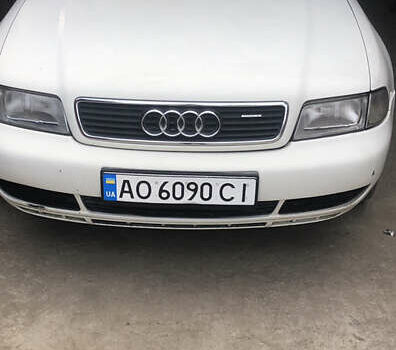 Белый Ауди А4, объемом двигателя 1.78 л и пробегом 340 тыс. км за 2700 $, фото 3 на Automoto.ua