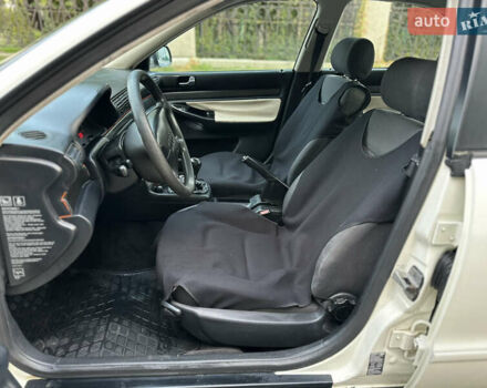 Белый Ауди А4, объемом двигателя 1.8 л и пробегом 270 тыс. км за 2700 $, фото 13 на Automoto.ua
