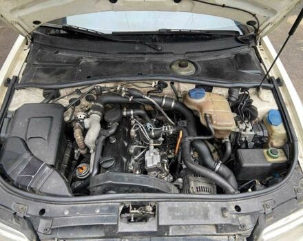 Белый Ауди А4, объемом двигателя 1.9 л и пробегом 280 тыс. км за 3200 $, фото 1 на Automoto.ua