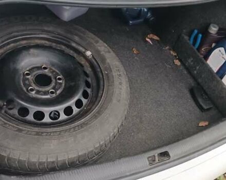 Білий Ауді А4, об'ємом двигуна 1.78 л та пробігом 270 тис. км за 3000 $, фото 3 на Automoto.ua