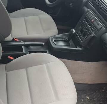 Білий Ауді А4, об'ємом двигуна 1.78 л та пробігом 270 тис. км за 3000 $, фото 2 на Automoto.ua