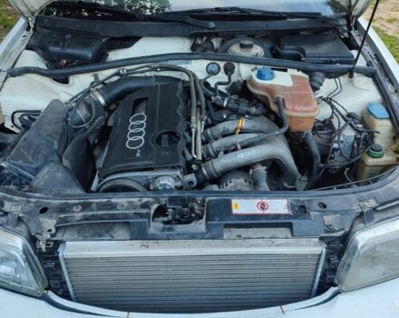 Белый Ауди А4, объемом двигателя 1.8 л и пробегом 111 тыс. км за 600 $, фото 4 на Automoto.ua