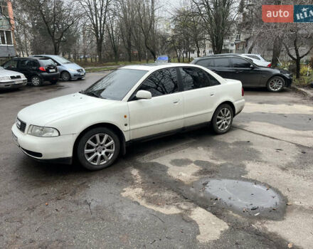Белый Ауди А4, объемом двигателя 1.78 л и пробегом 320 тыс. км за 2100 $, фото 2 на Automoto.ua