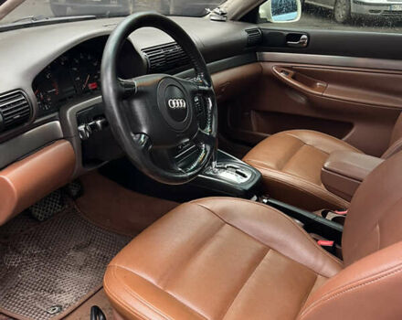 Белый Ауди А4, объемом двигателя 1.78 л и пробегом 320 тыс. км за 2100 $, фото 10 на Automoto.ua