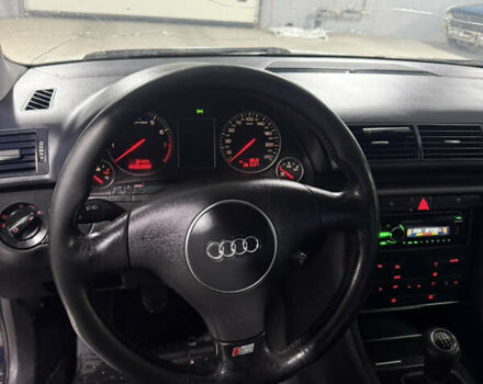 Белый Ауди А4, объемом двигателя 2.4 л и пробегом 200 тыс. км за 3500 $, фото 4 на Automoto.ua