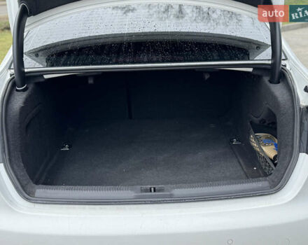 Белый Ауди А4, объемом двигателя 1.8 л и пробегом 152 тыс. км за 8300 $, фото 9 на Automoto.ua