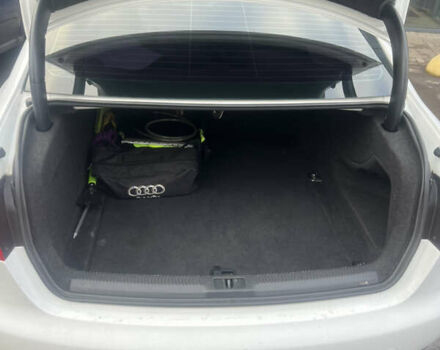 Білий Ауді А4, об'ємом двигуна 2 л та пробігом 280 тис. км за 8200 $, фото 1 на Automoto.ua