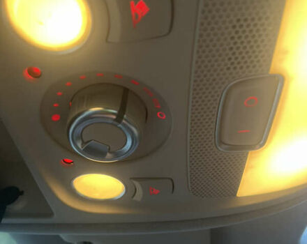 Білий Ауді А4, об'ємом двигуна 1.98 л та пробігом 270 тис. км за 7200 $, фото 17 на Automoto.ua