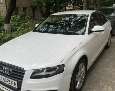 Белый Ауди А4, объемом двигателя 2 л и пробегом 140 тыс. км за 7000 $, фото 1 на Automoto.ua