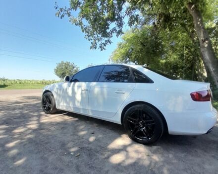 Белый Ауди А4, объемом двигателя 2 л и пробегом 220 тыс. км за 10400 $, фото 7 на Automoto.ua