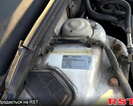 Білий Ауді А4, об'ємом двигуна 2 л та пробігом 209 тис. км за 10800 $, фото 5 на Automoto.ua