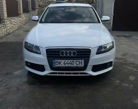Ауді А4 2010 у Тернополі на Automoto.ua Білий Ауді А4, об'ємом двигуна 1.97 л та пробігом 270 тис. км за 10200 $, фото 1 на Automoto.ua