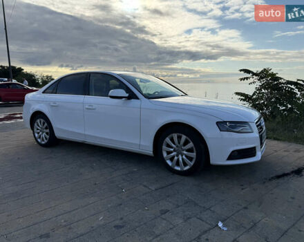 Белый Ауди А4, объемом двигателя 1.98 л и пробегом 209 тыс. км за 10800 $, фото 4 на Automoto.ua