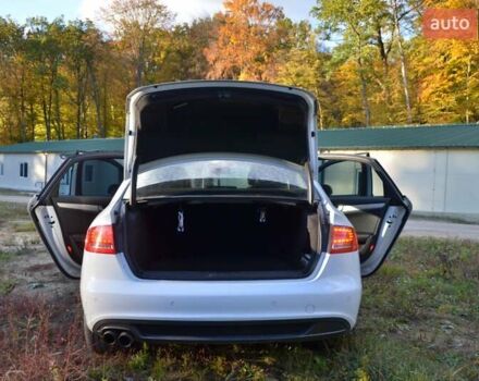 Білий Ауді А4, об'ємом двигуна 1.98 л та пробігом 180 тис. км за 11000 $, фото 13 на Automoto.ua