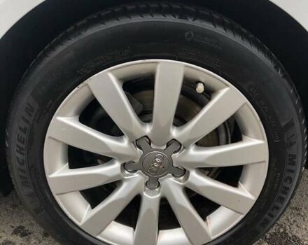 Белый Ауди А4, объемом двигателя 2 л и пробегом 240 тыс. км за 8200 $, фото 7 на Automoto.ua