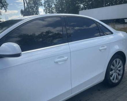 Белый Ауди А4, объемом двигателя 2 л и пробегом 237 тыс. км за 9700 $, фото 2 на Automoto.ua
