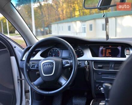 Білий Ауді А4, об'ємом двигуна 1.98 л та пробігом 180 тис. км за 11000 $, фото 5 на Automoto.ua